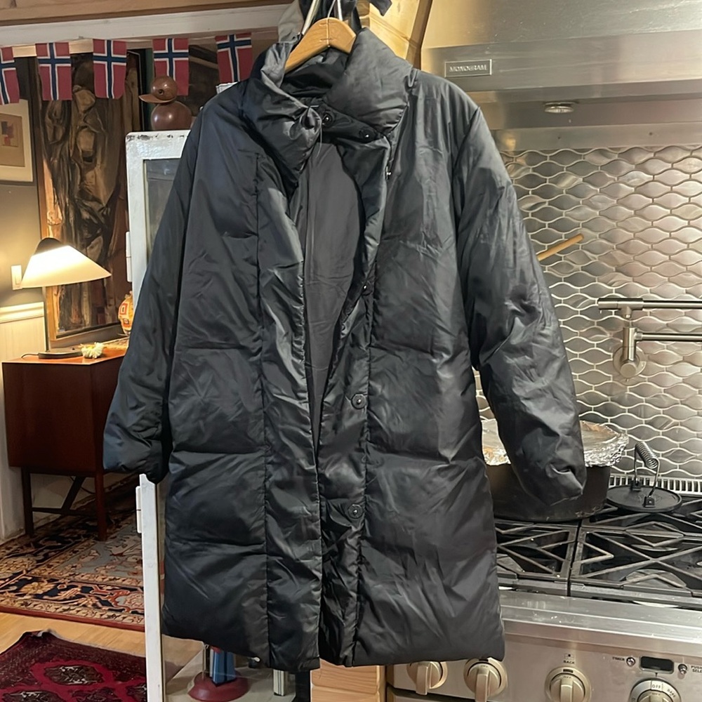 Size small women’s long, black puffer coat GAP